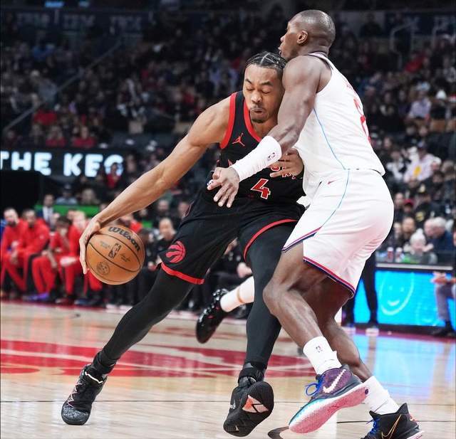 世界杯手机观看-拉锯战！快船落后14分展开反扑：小卡因伤缺席，哈登13中3低迷