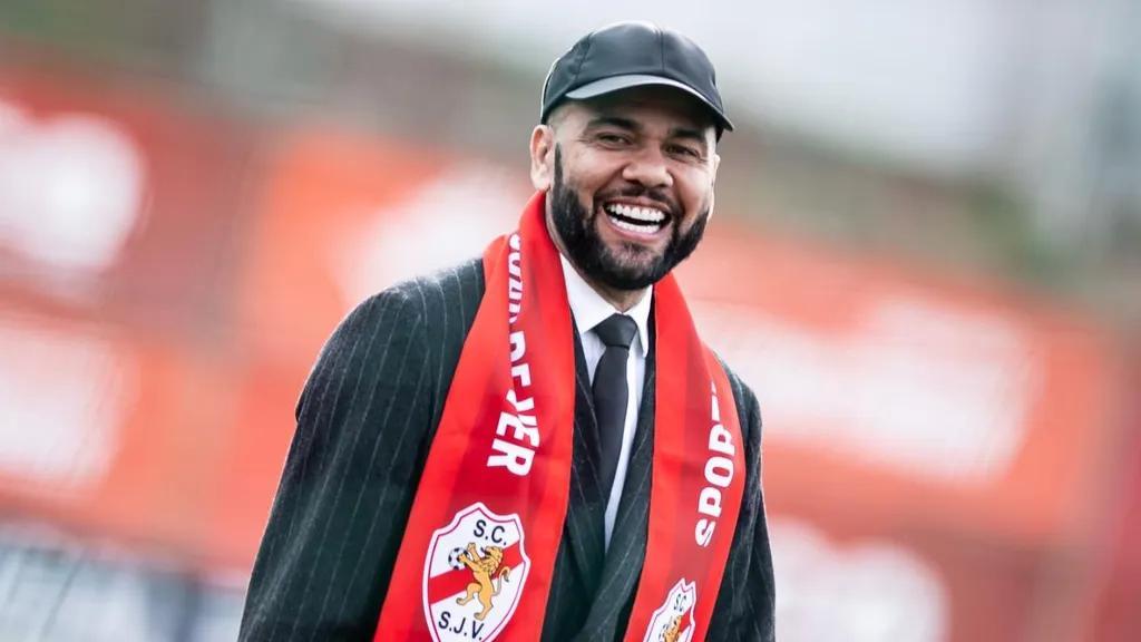 世界杯官网app下载-葡媒：阿尔维斯已收购葡乙球队全部股份，并将注册为该队球员