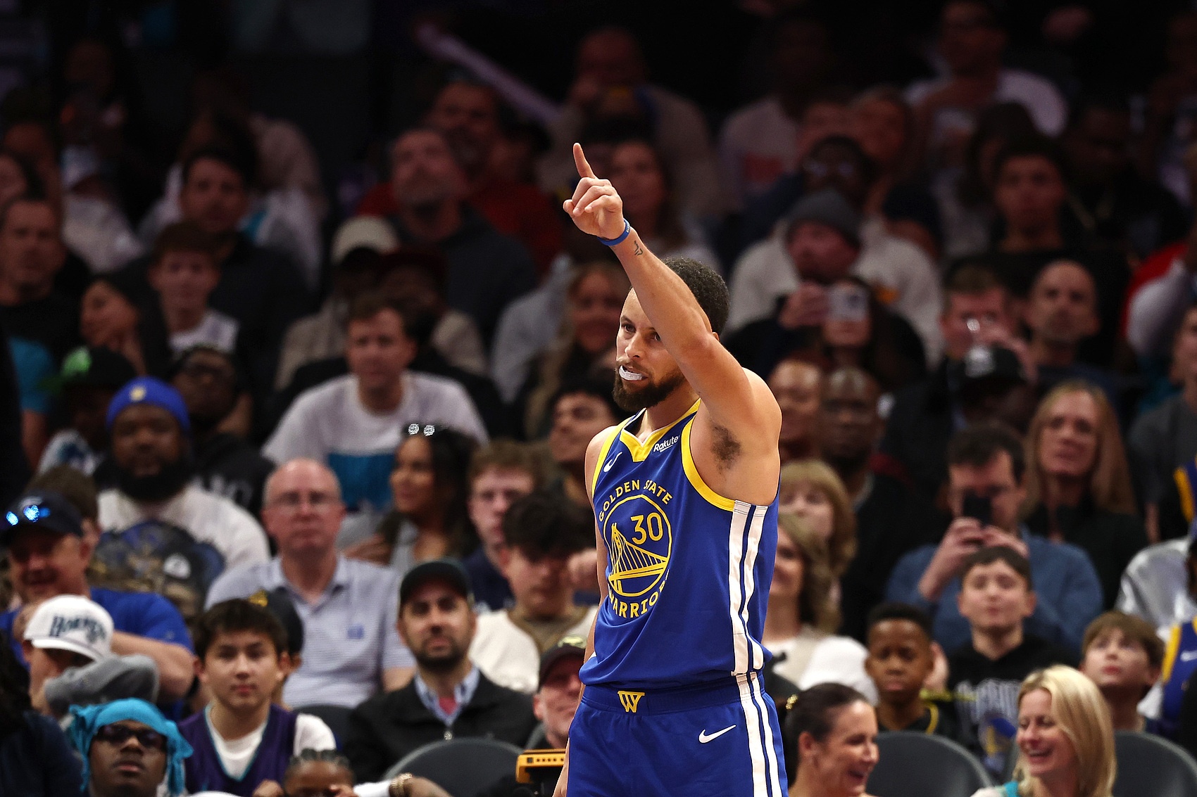 世界杯直播下载-勇士让库里小伤大养&amp;直接报销是对的 这赛季唯一重要的是抽乐透签